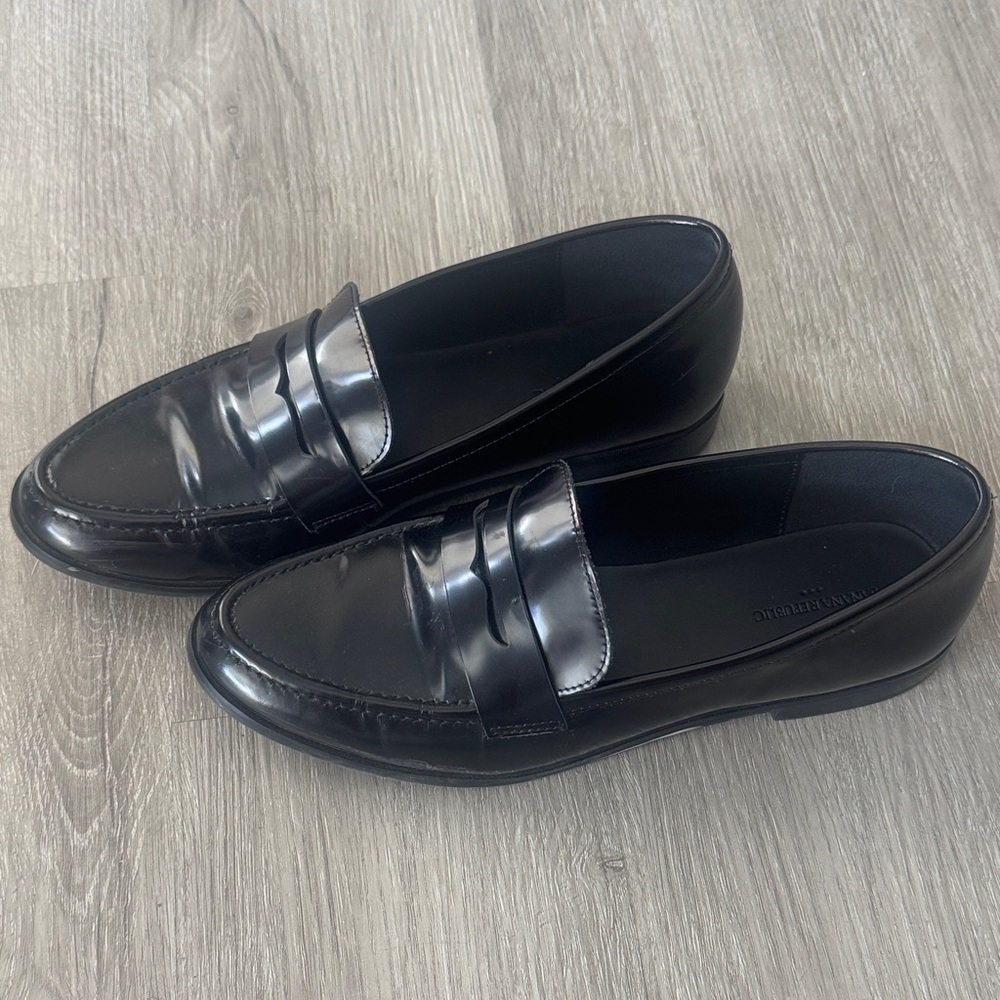 Banana Republic Black Leather Loafers - Picture 2 of 5